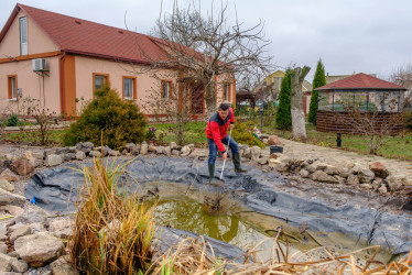 Zazimovanie záhradného jazierka – užitočné rady a kroky, ktoré by ste určite nemali vynechať