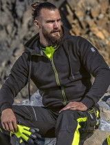 Ako vybrať pracovné oblečenie do jarného premenlivého počasia