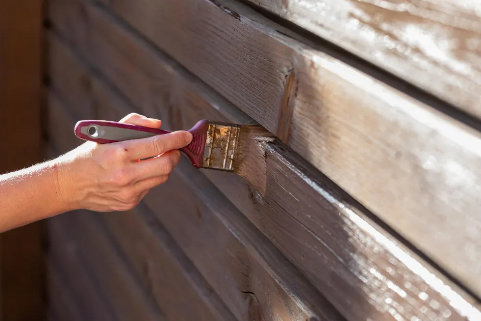 ako sa starať o drevený dom v zime