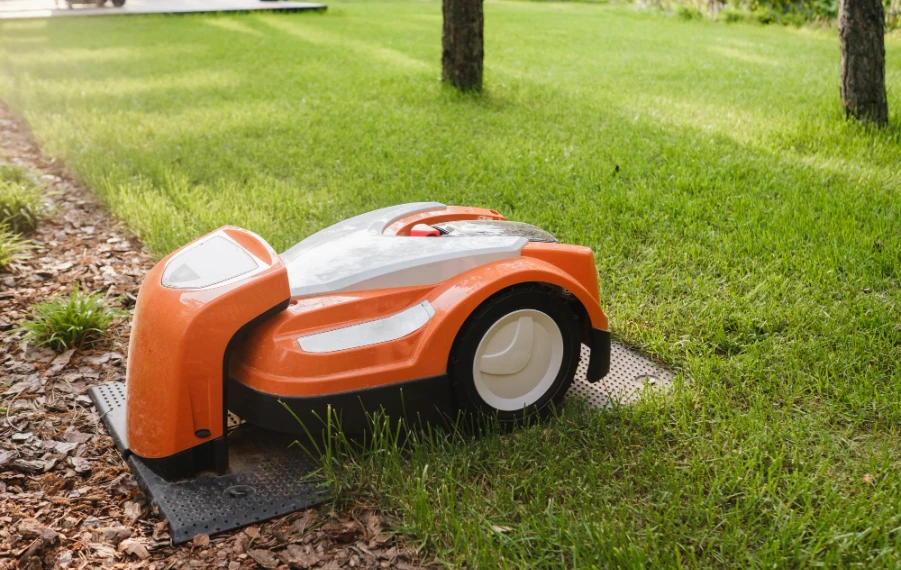 Robotická kosačka do záhrady