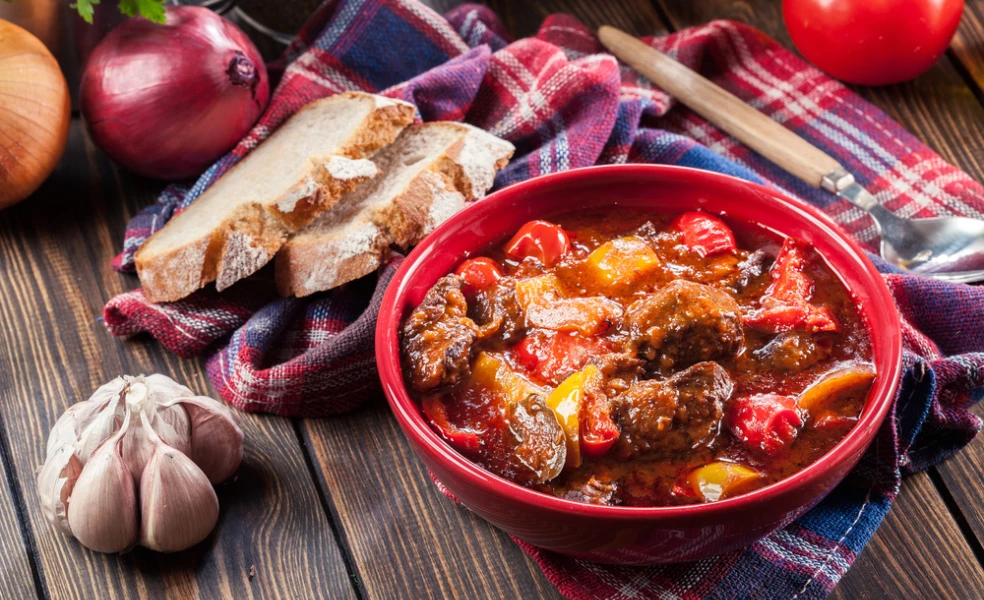 chyby pri varení guláša kotlík